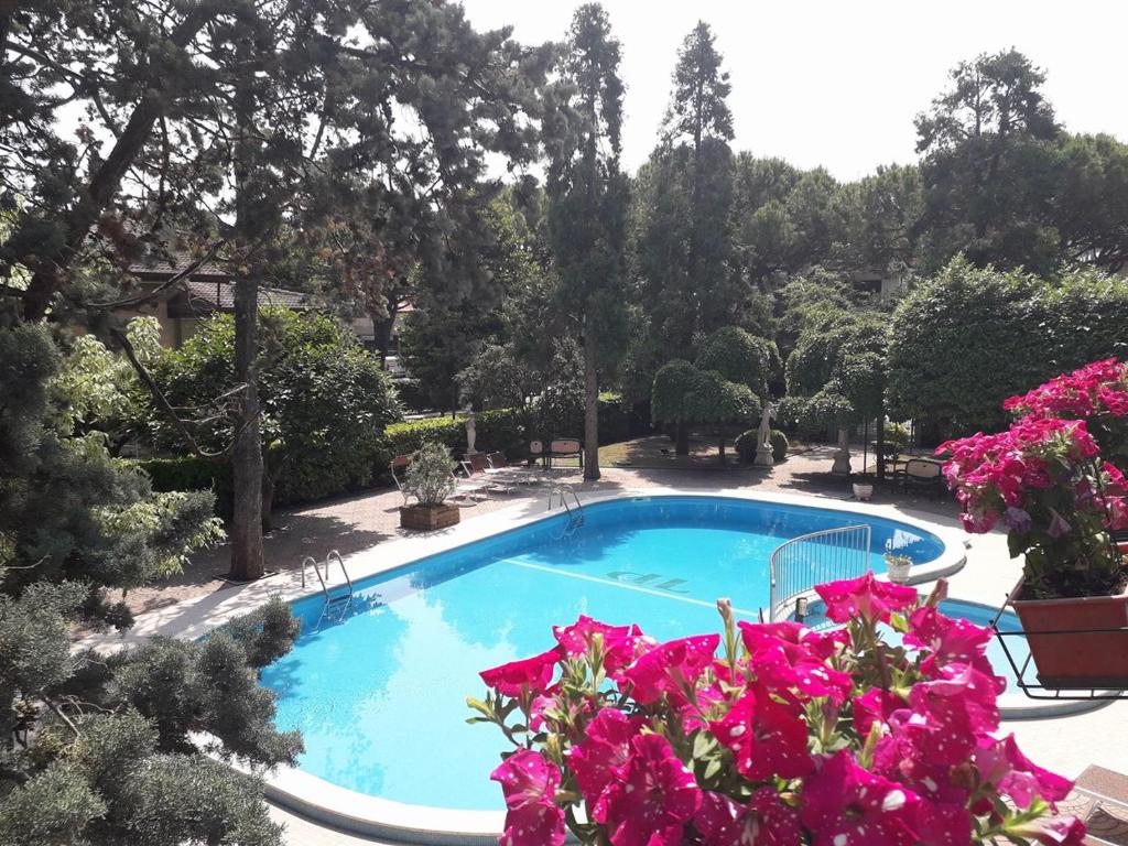 New Tiffany's Park hotel garden and pool in Lido di Jesolo